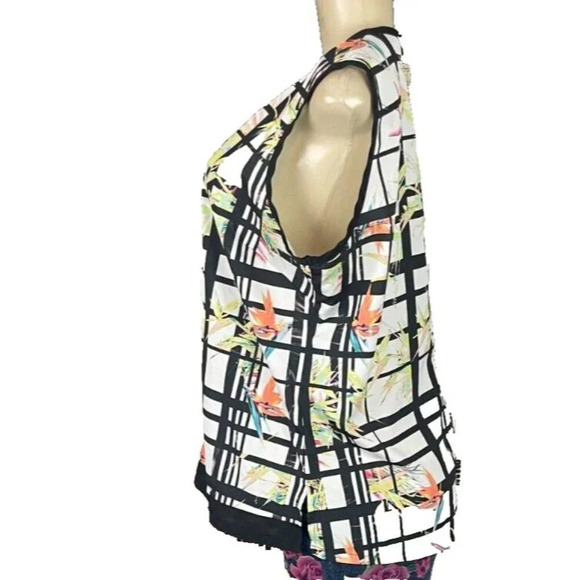 ECI New York L Black Floral Window Pane Sheer Inlay Crew Neck Sleeveless Blouse - Picture 3 of 6